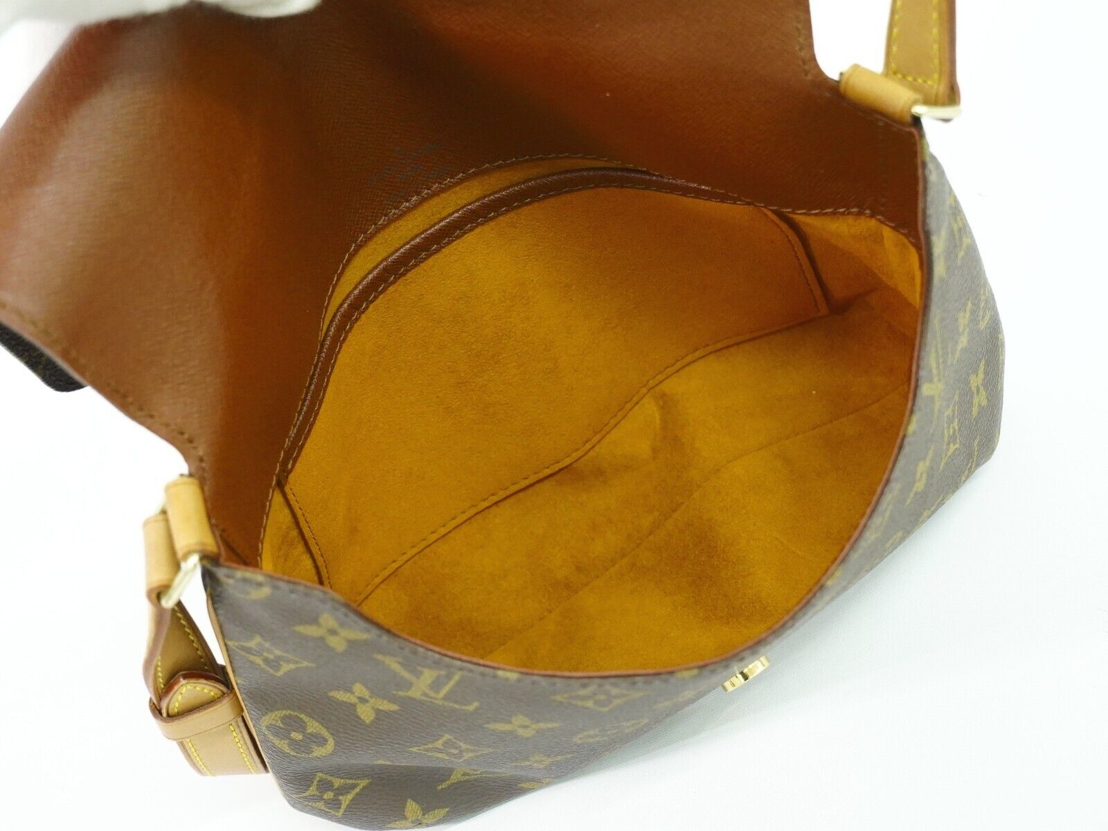 LOUIS VUITTON M1:1 Reptte Tango Shoulder Bag
