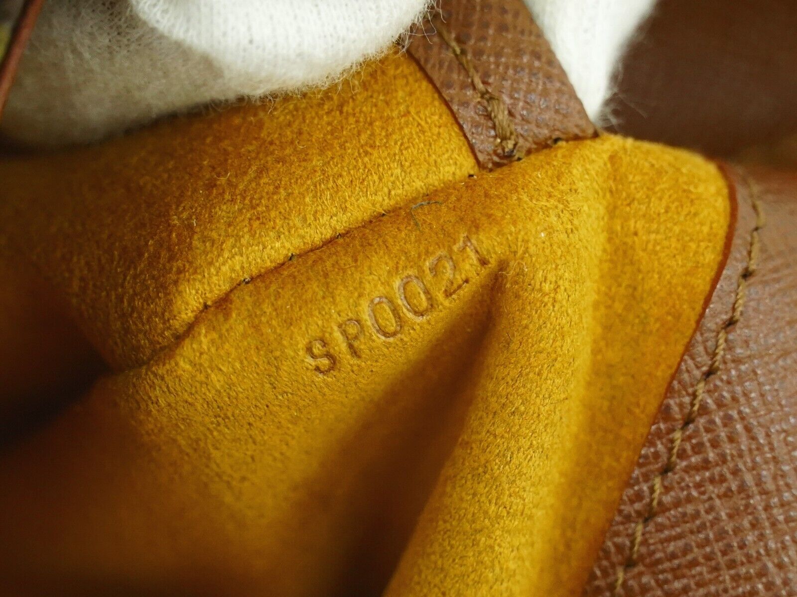 LOUIS VUITTON M1:1 Reptte Tango Shoulder Bag