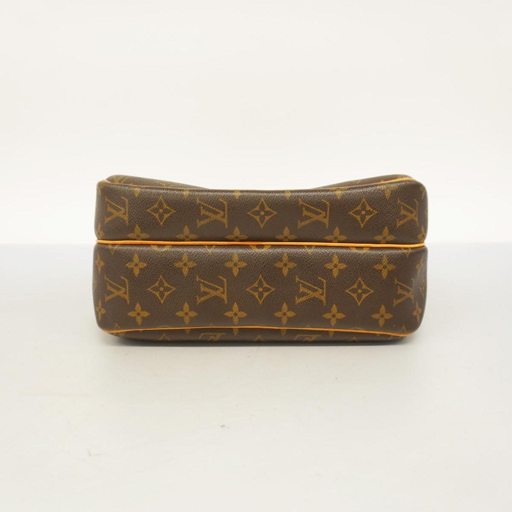 LOUIS VUITTON Reporter Shoulder Bag