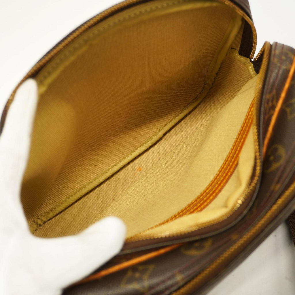 LOUIS VUITTON Reporter Shoulder Bag