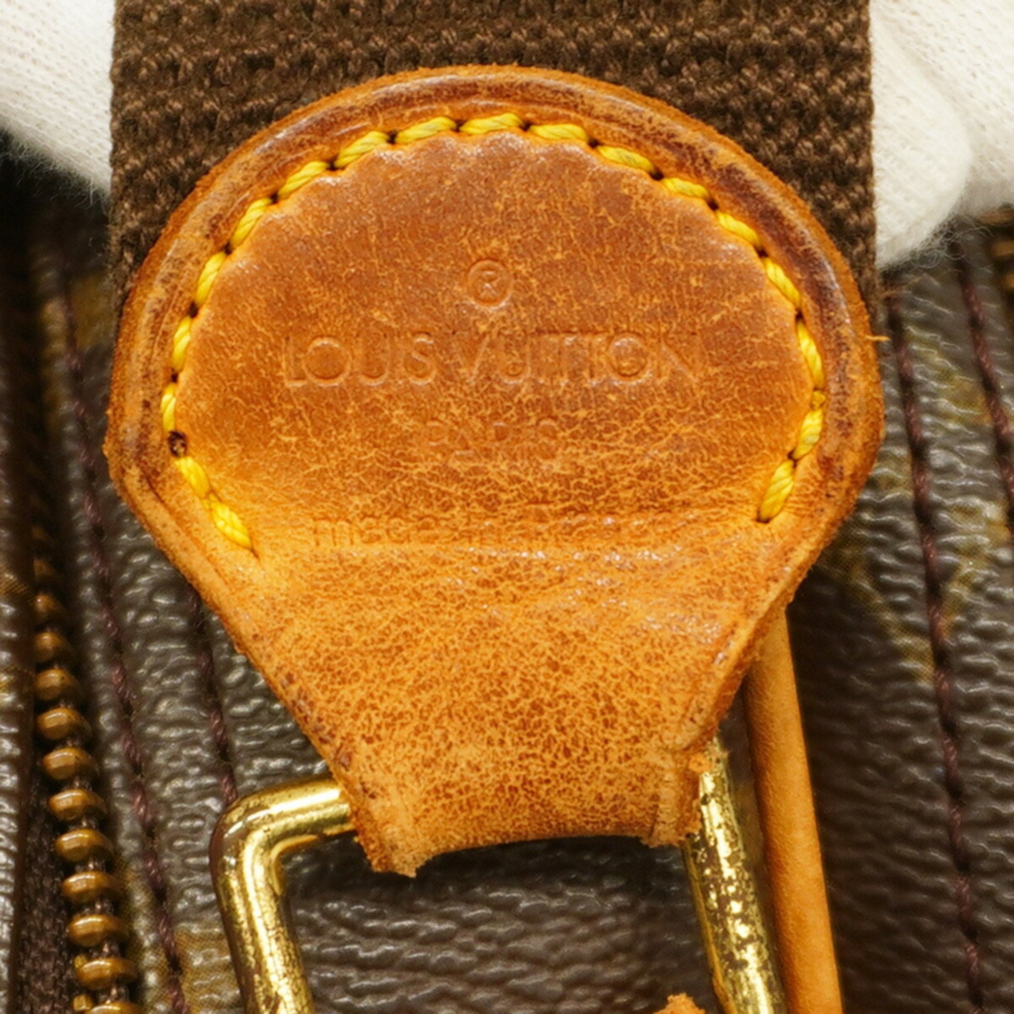 LOUIS VUITTON Reporter Shoulder Bag