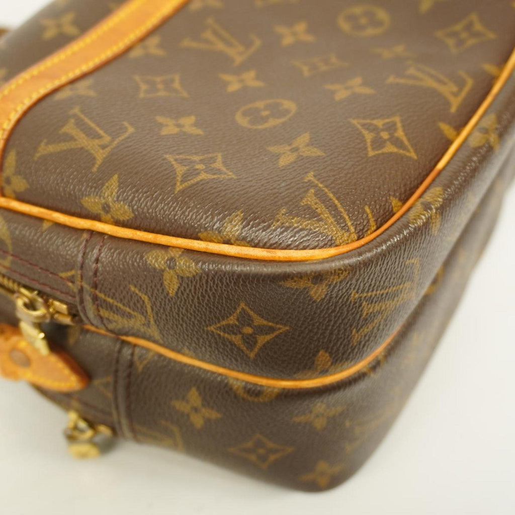 LOUIS VUITTON Reporter Shoulder Bag