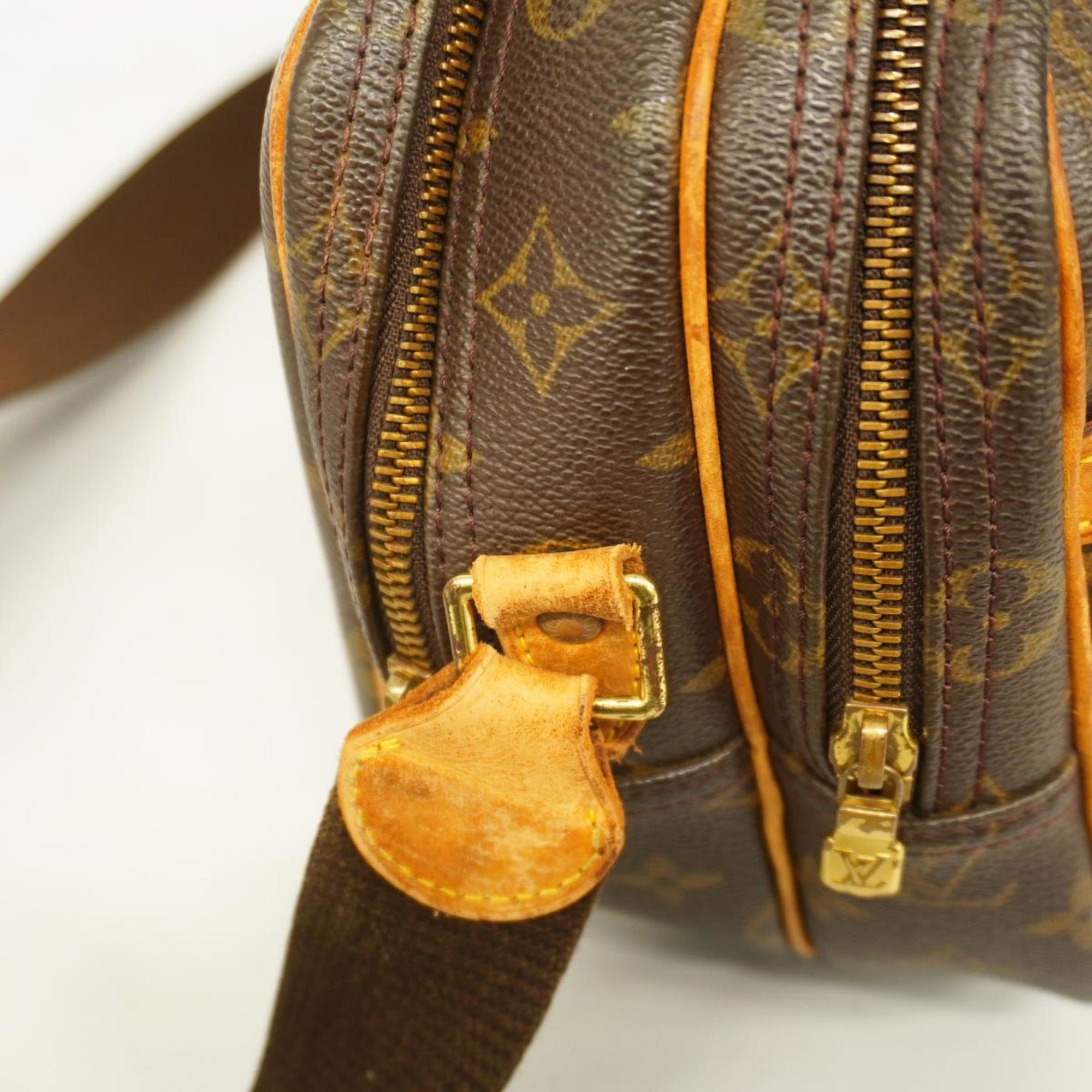 LOUIS VUITTON Reporter Shoulder Bag
