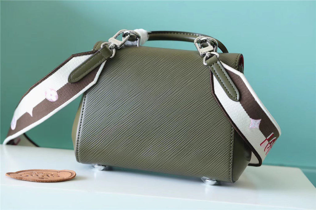 Louis Vuitton Cluny Mini Epi Green For Women,  Shoulder And Crossbody Bags 20cm/7.9in Louis VuittonÃƒâ€šÃ‚Â 