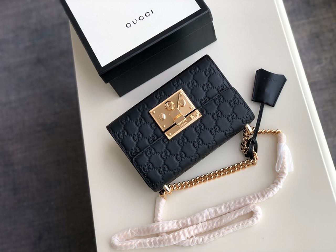Gucci Padlock Small Gucci Signature Shoulder Bag Black Gucci Signature For Women 7.9in/20cm Gucci 409487 CWC1G 1000