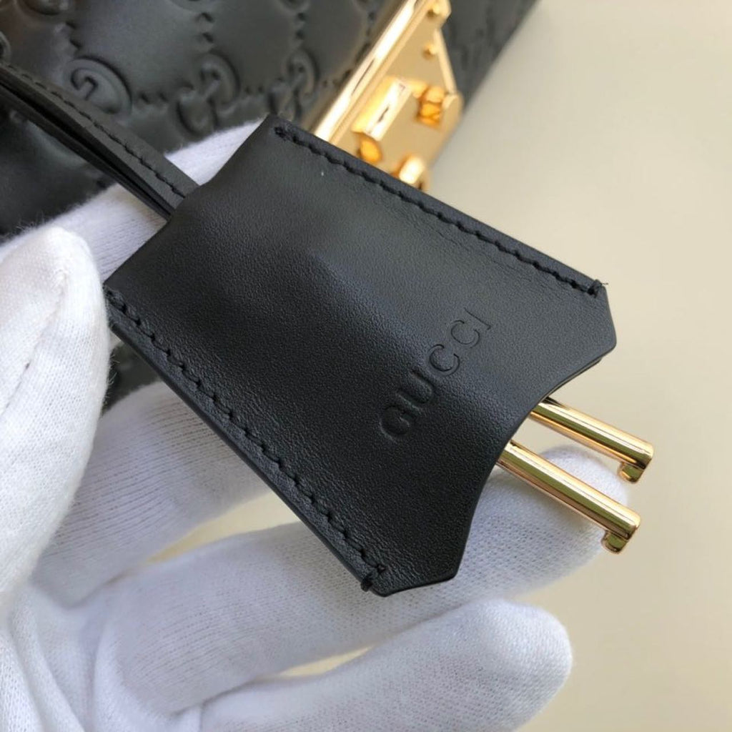 Padlock Small Signature Shoulder Bag Black Signature For Women 7.9in/20cm 409487 CWC1G 1000