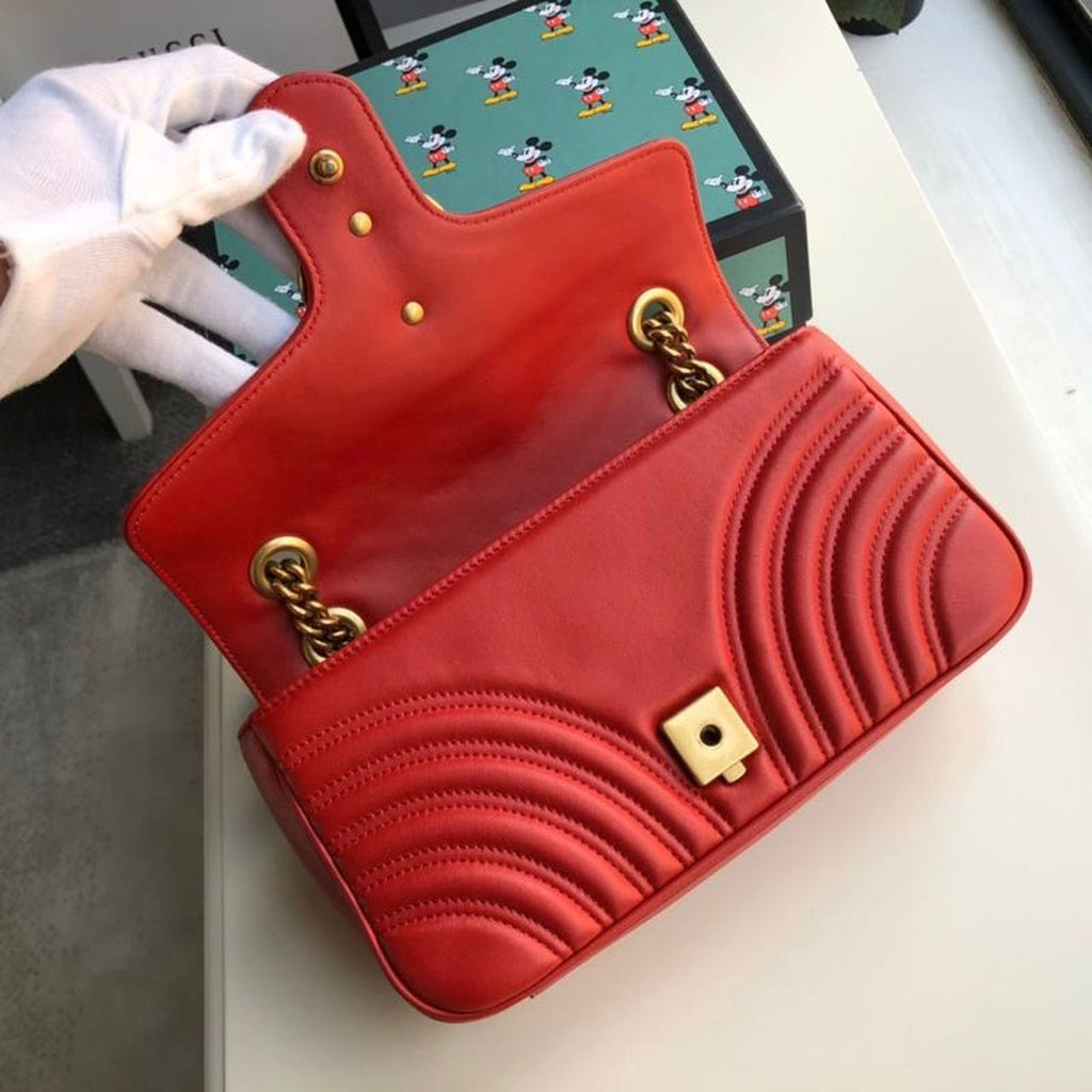 Marmont Small MatelassÃƒÂ© Shoulder Bag Hibiscus Red MatelassÃƒÂ© Chevron For Women 10in/26cm  443497 DTGLAMIT 6433