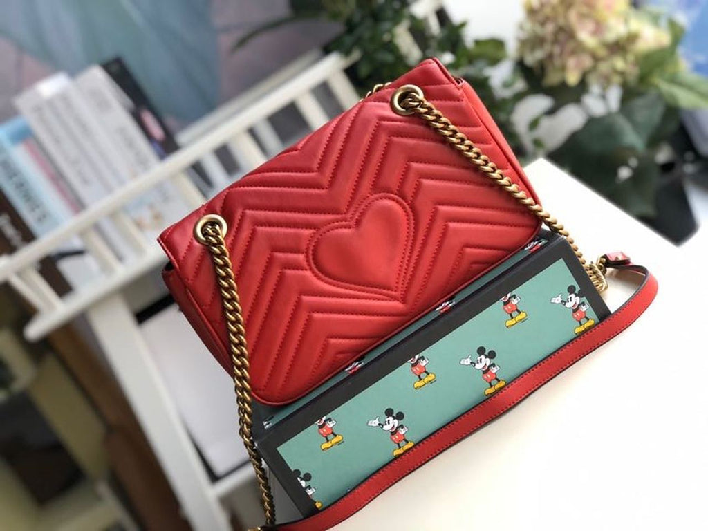 Marmont Small MatelassÃƒÂ© Shoulder Bag Hibiscus Red MatelassÃƒÂ© Chevron For Women 10in/26cm  443497 DTGLAMIT 6433