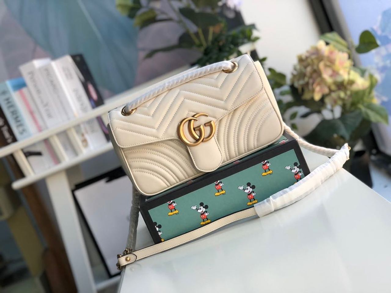 Gucci Marmont Small Matelassé Shoulder Bag White Matelassé Chevron For Women 10in/26cm 443497 DTDiorT 9022