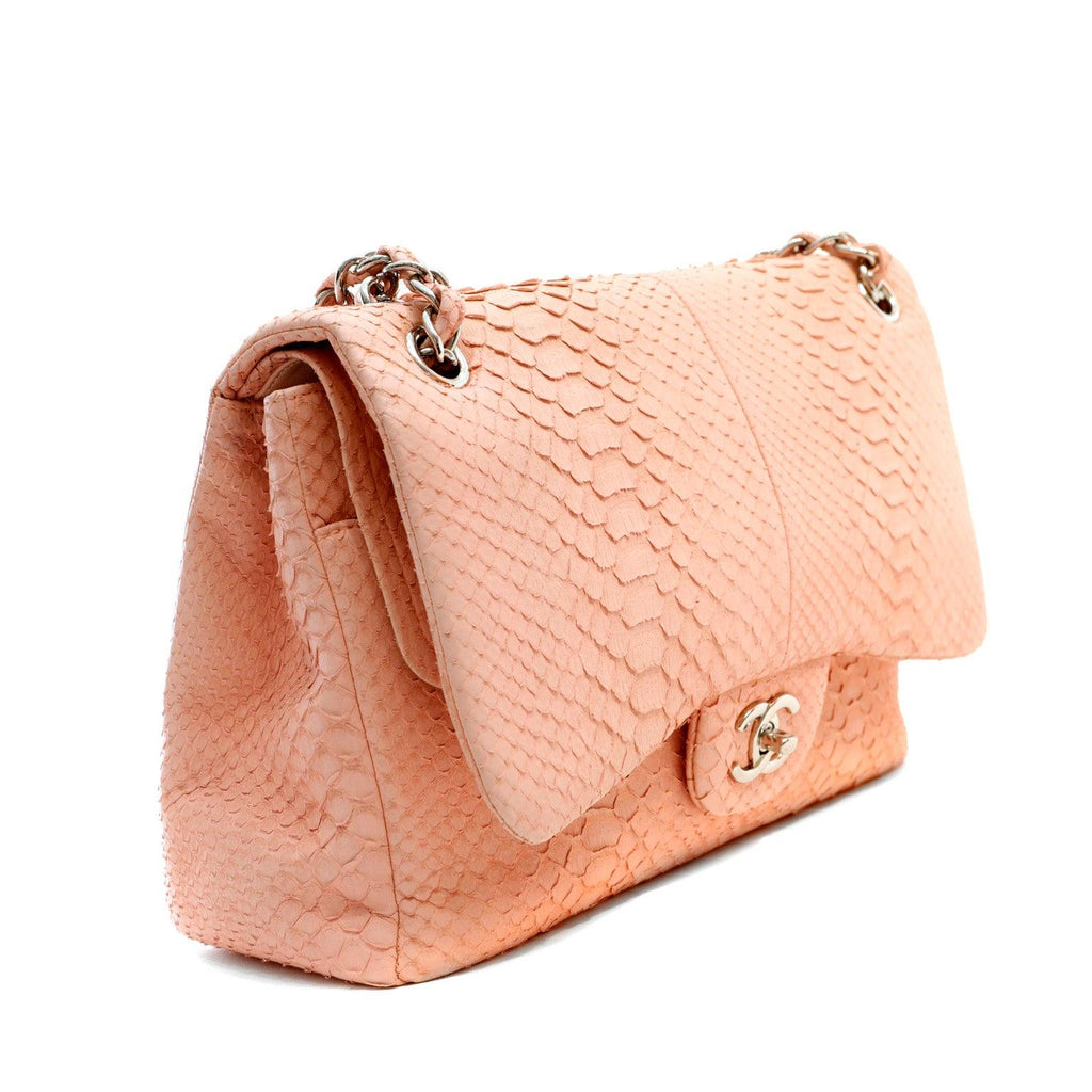 Chanel BuBurberrylegum Pink Python Jumbo Classic w/ SiLouis Vuittoner Hardware