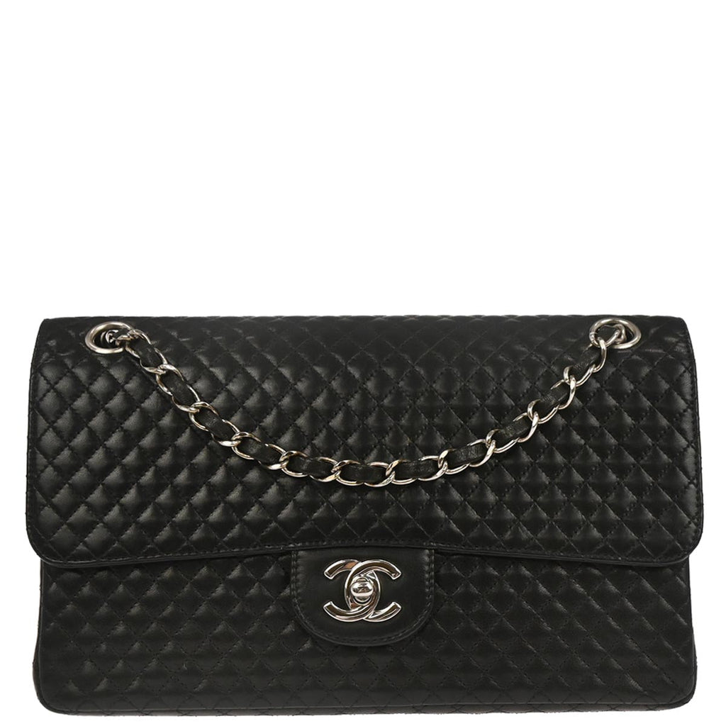 Chanel 1994-1996 Black Lambskin Single Flap Shoulder Bag
