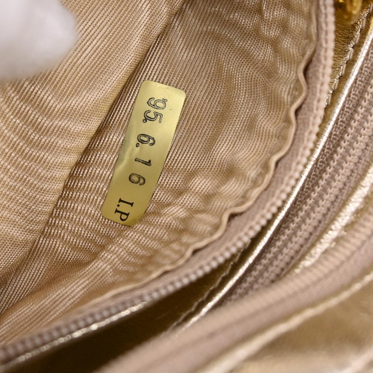 Chanel 1994-1996 Gold Lambskin Caged-chain Handbag