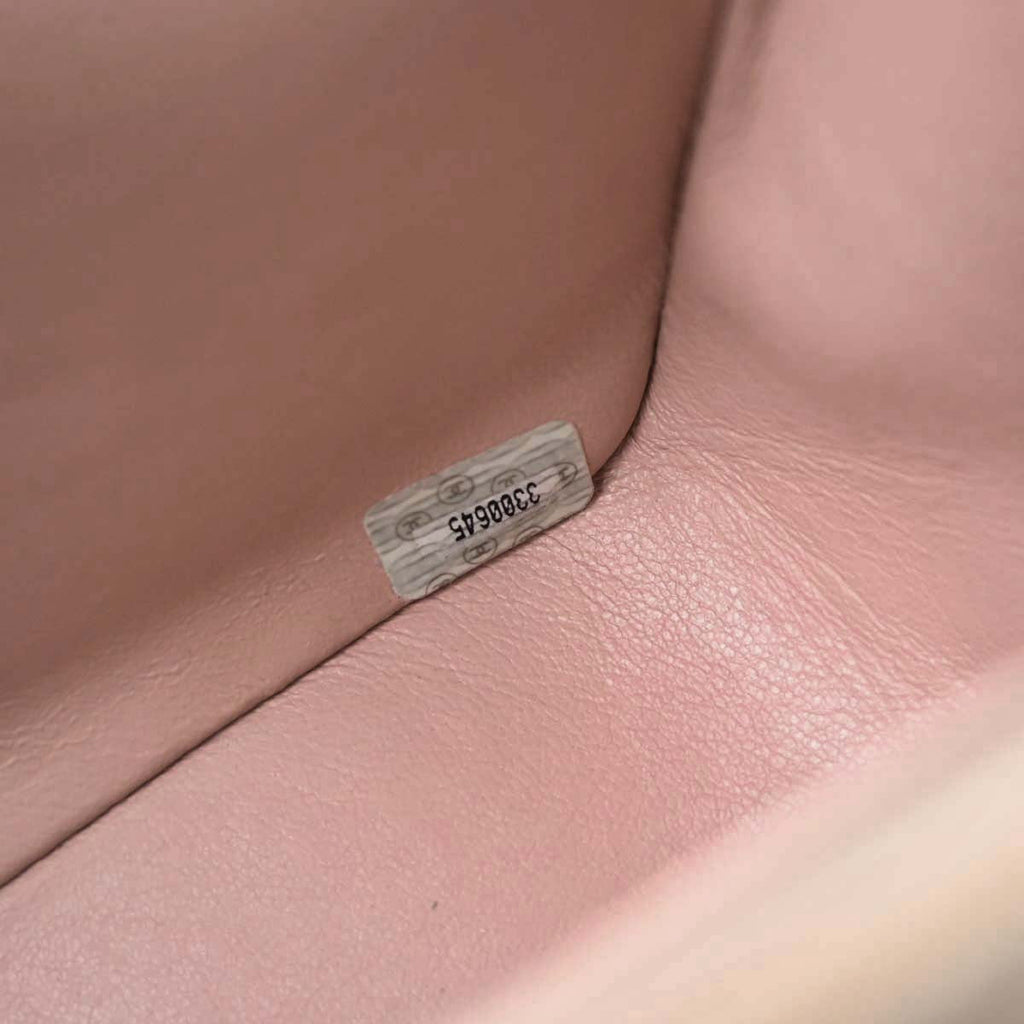 Chanel 1994-1996 Pink Caviar Skin Small Diana Shoulder Bag