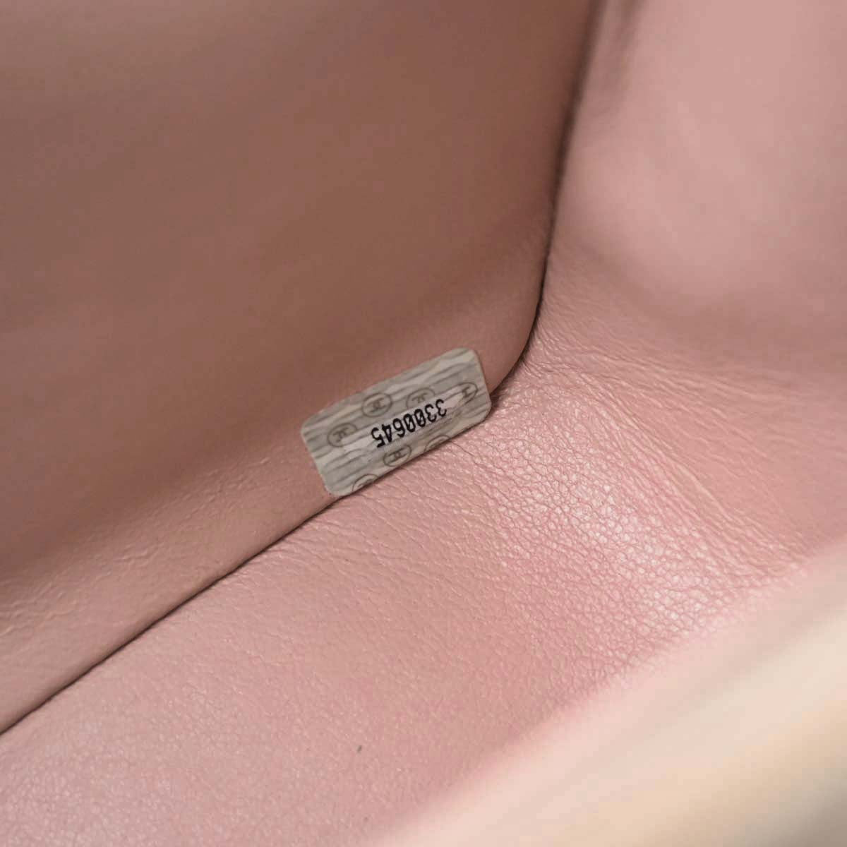 Chanel 1994-1996 Pink Caviar Skin Small Diana Shoulder Bag