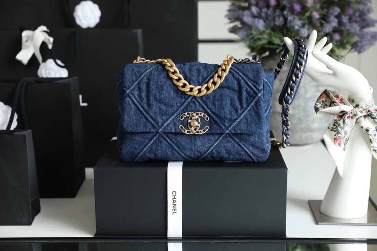 Chanel 19 Handbag Denim Blue For Women GlamIap Bag, Shoulder And Crossbody Bags 10.1in/26cm AS1160 B02876 N6832