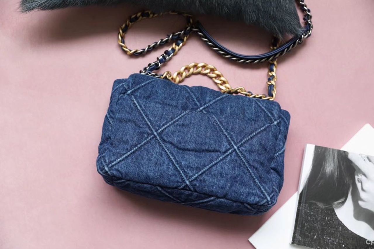 Chanel 19 Handbag Denim Blue For Women GlamIap Bag, Shoulder And Crossbody Bags 10.1in/26cm AS1160 B02876 N6832