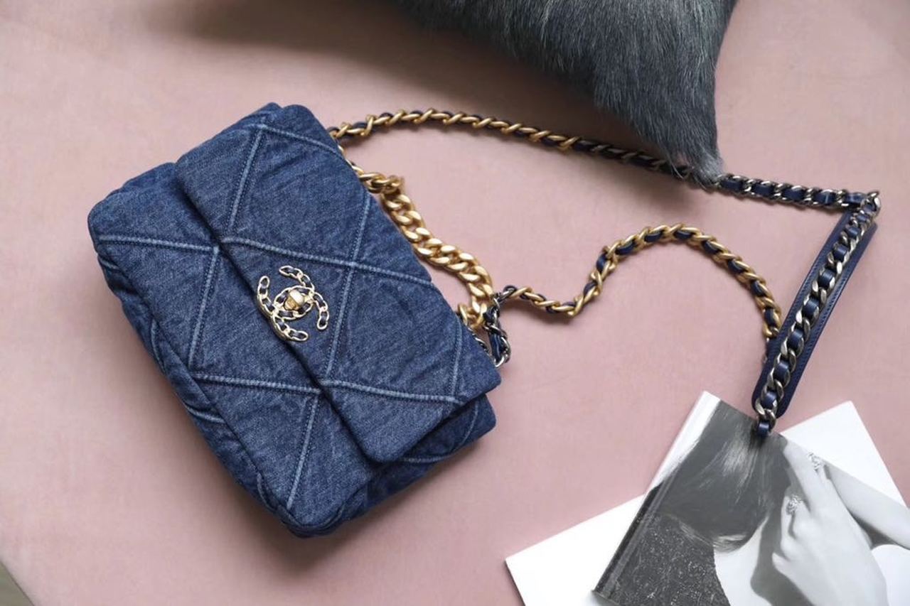 Chanel 19 Handbag Denim Blue For Women GlamIap Bag, Shoulder And Crossbody Bags 10.1in/26cm AS1160 B02876 N6832