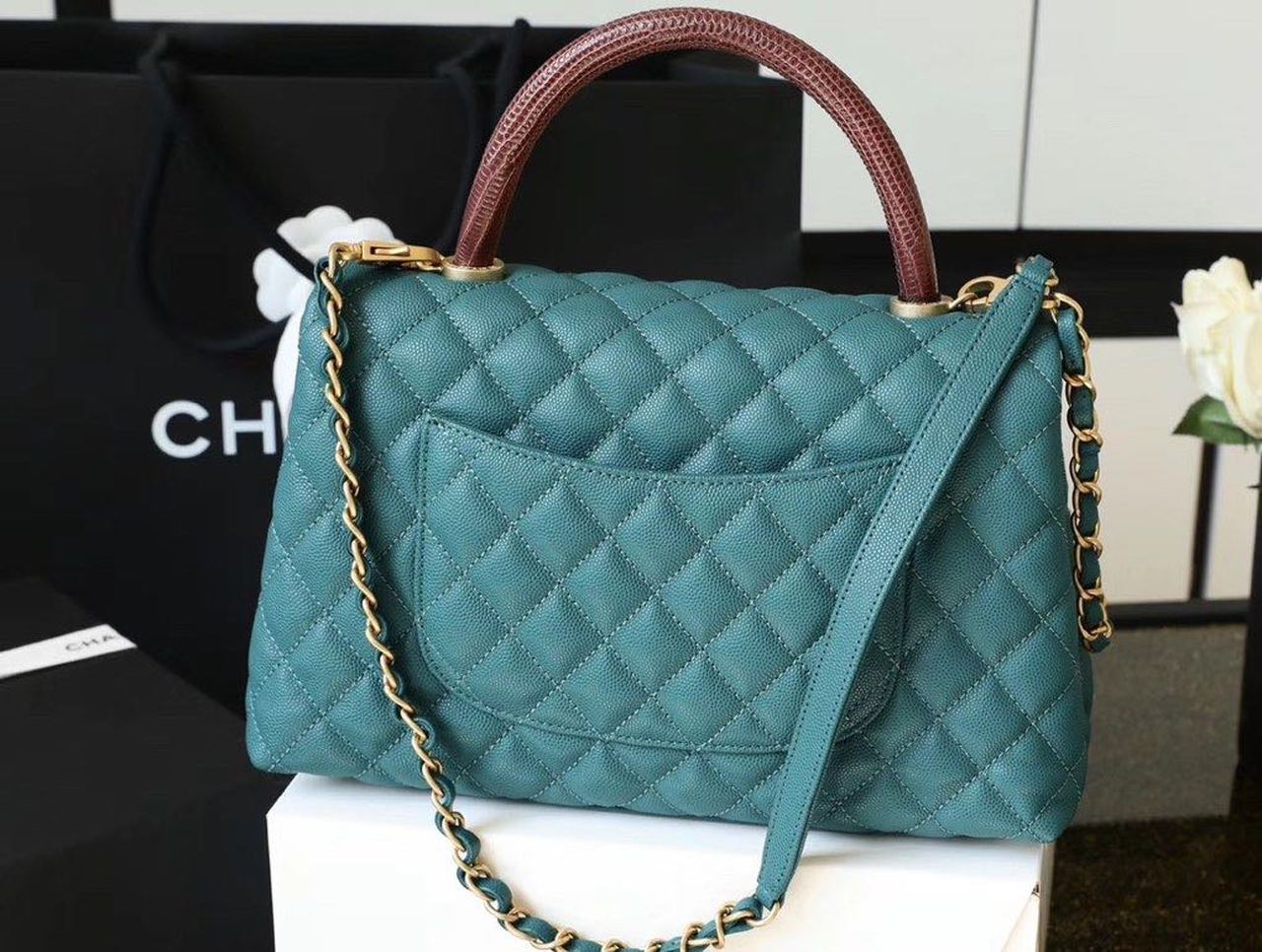 ChanelLarge GlamIap Bag With Top Handle Teal For Women, WomenÃ¢â‚¬â„¢s Handbags, Shoulder And Crossbody Bags 11in/28cm A92991