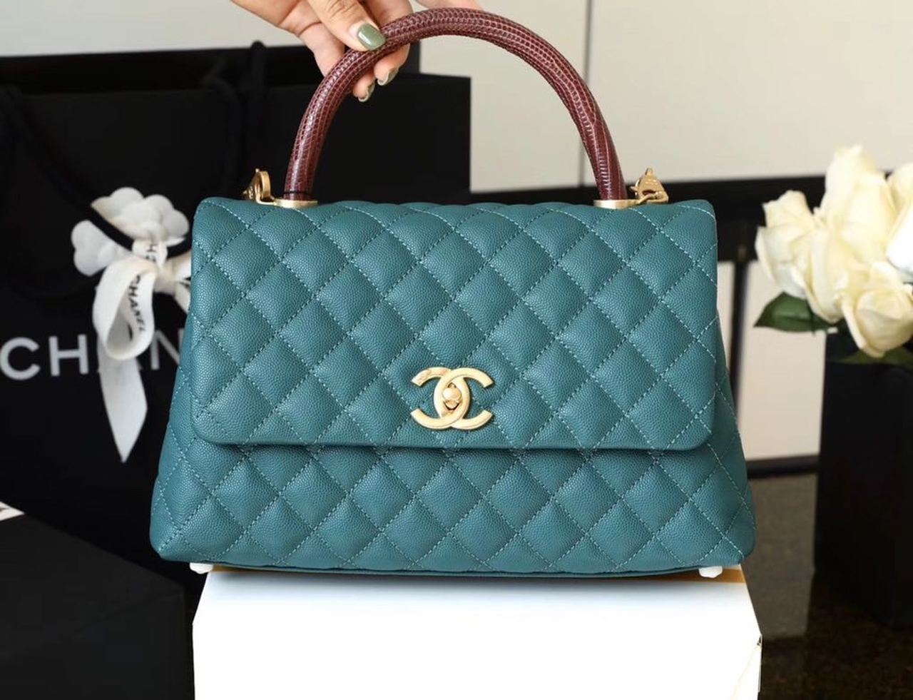 ChanelLarge GlamIap Bag With Top Handle Teal For Women, WomenÃ¢â‚¬â„¢s Handbags, Shoulder And Crossbody Bags 11in/28cm A92991