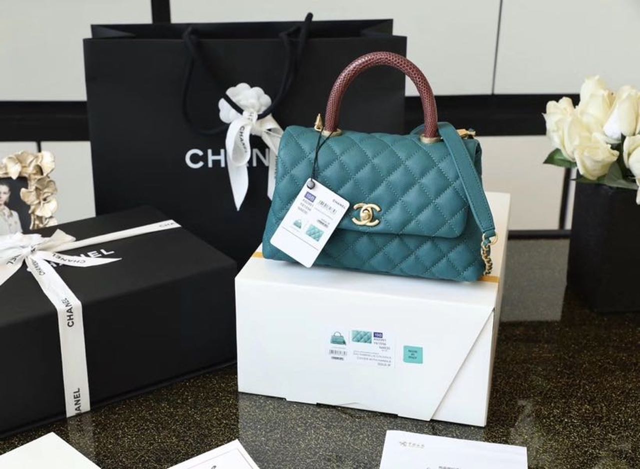 ChanelMeGLAMIum GlamIap Bag With Top Handle Teal For Women, WomenÃ¢â‚¬â„¢s Handbags, Shoulder And Crossbody Bags 9in/23cm A92990