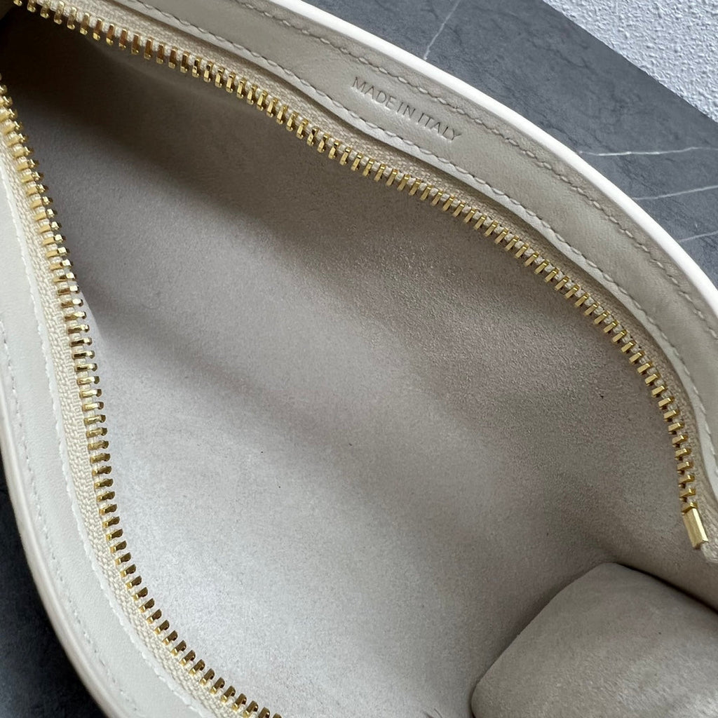 Celine Cuir Triomphe Shoulder Bag White For Women 9.4in/24cm
