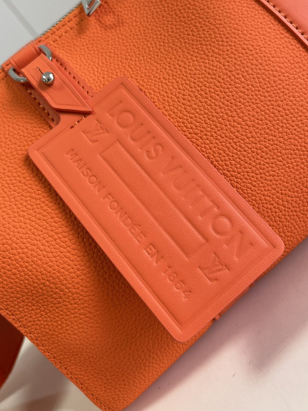 Louis Vuitton City Keepall Aerogram Orange For Men, Bags, Shoulder And Crossbody Bags 10.6in/27cm Louis Vuitton