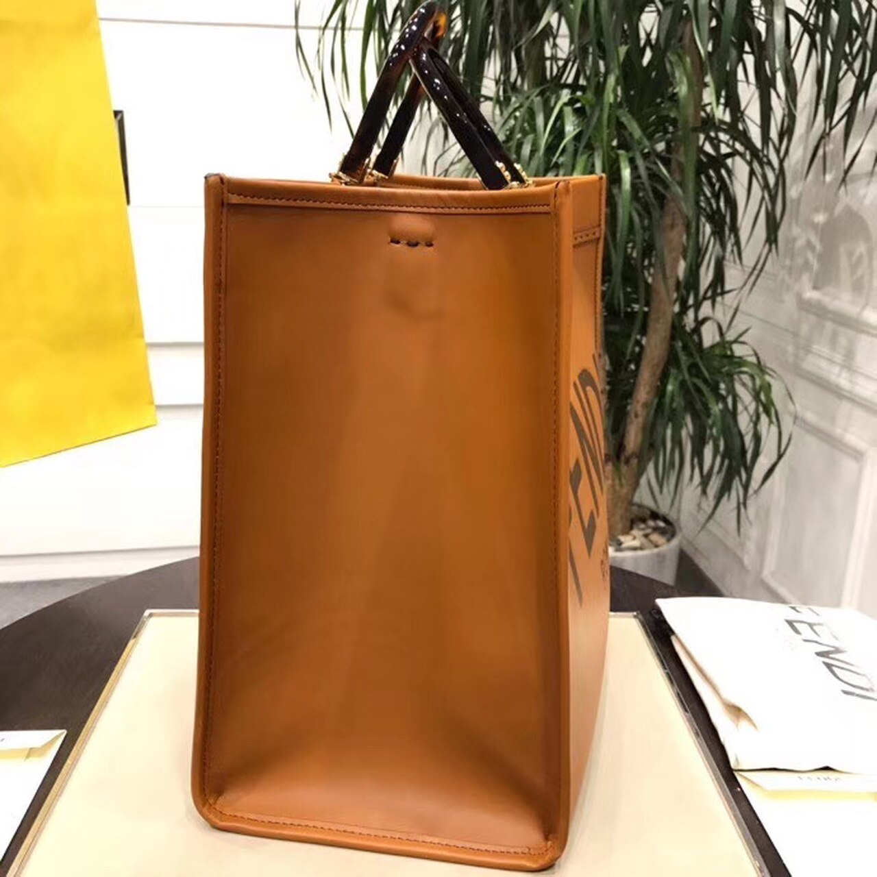 Sunshine Large Tote Bag Brown For Women, Women’s Handbags, Shoulder And Crossbody Bags 15.7in/40cm FF 8BH372ABottega VenetaLF0PWZ