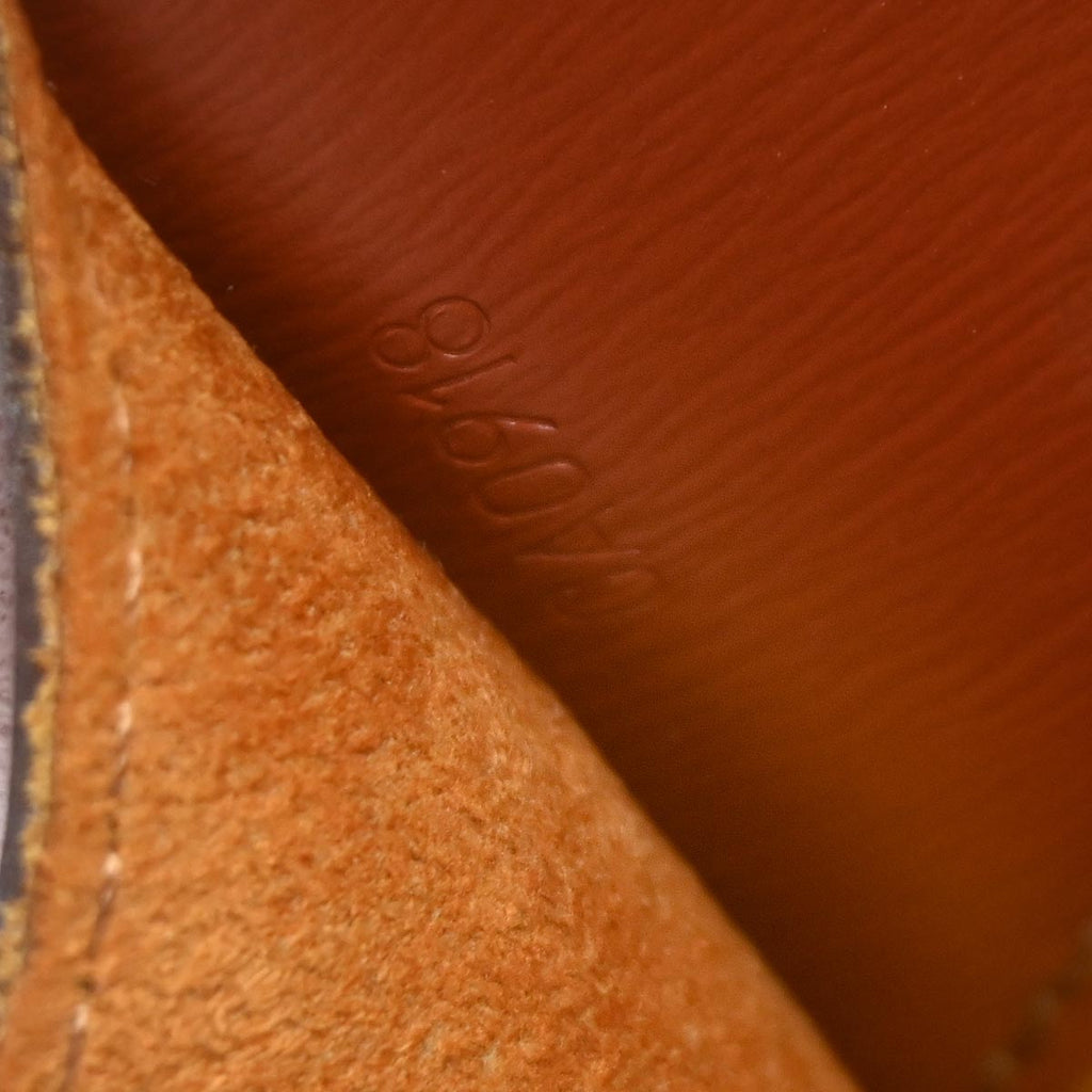 Louis Vuitton 1998 Brown Epi Cluny Shoulder Bag M52253