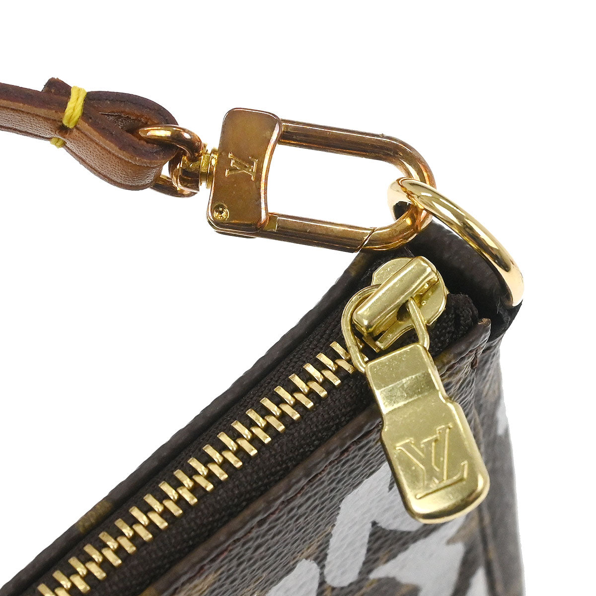 Louis Vuitton 2001 White Graffiti Pochette Accessoires Handbag M92192
