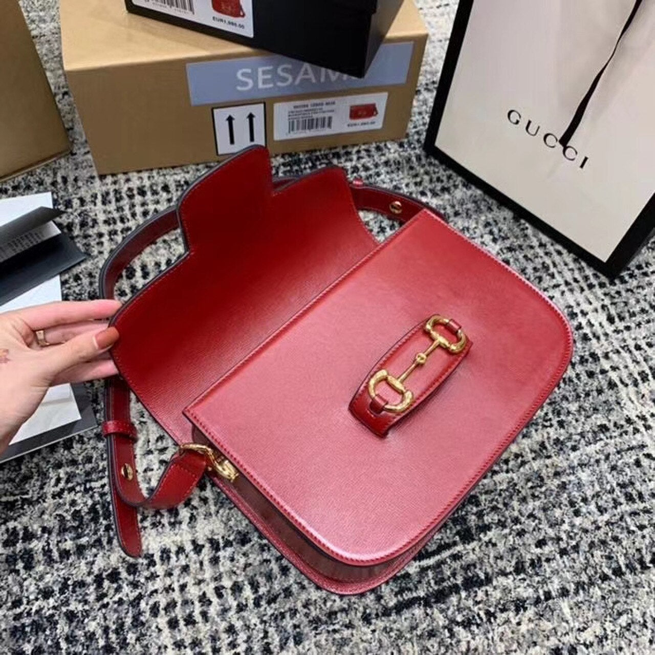 Gucci Horsebit 1955 Shoulder Bag Red Textured With A Vintage Effect For Women 9.8in/25cm Gucci ‎602204 1DB0G 6638