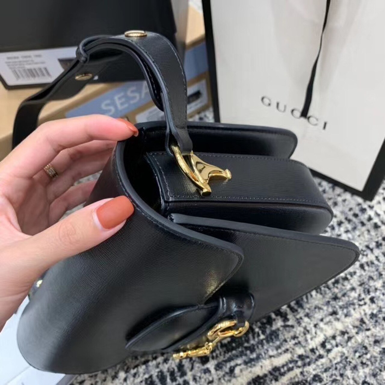 Gucci Horsebit 1955 Shoulder Bag Black Textured With A Vintage Effect For Women 9.8in/25cm Gucci ‎602204 1DB0G 1000