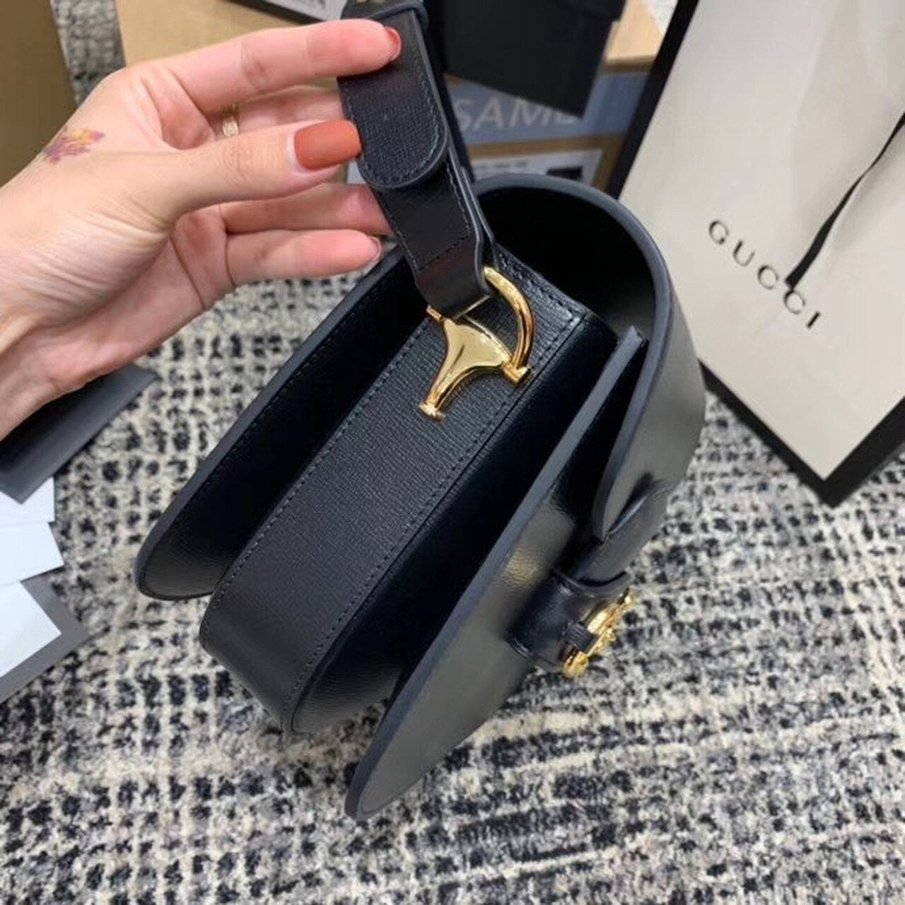 Gucci Horsebit 1955 Shoulder Bag Black Textured With A Vintage Effect For Women 9.8in/25cm Gucci ‎602204 1DB0G 1000
