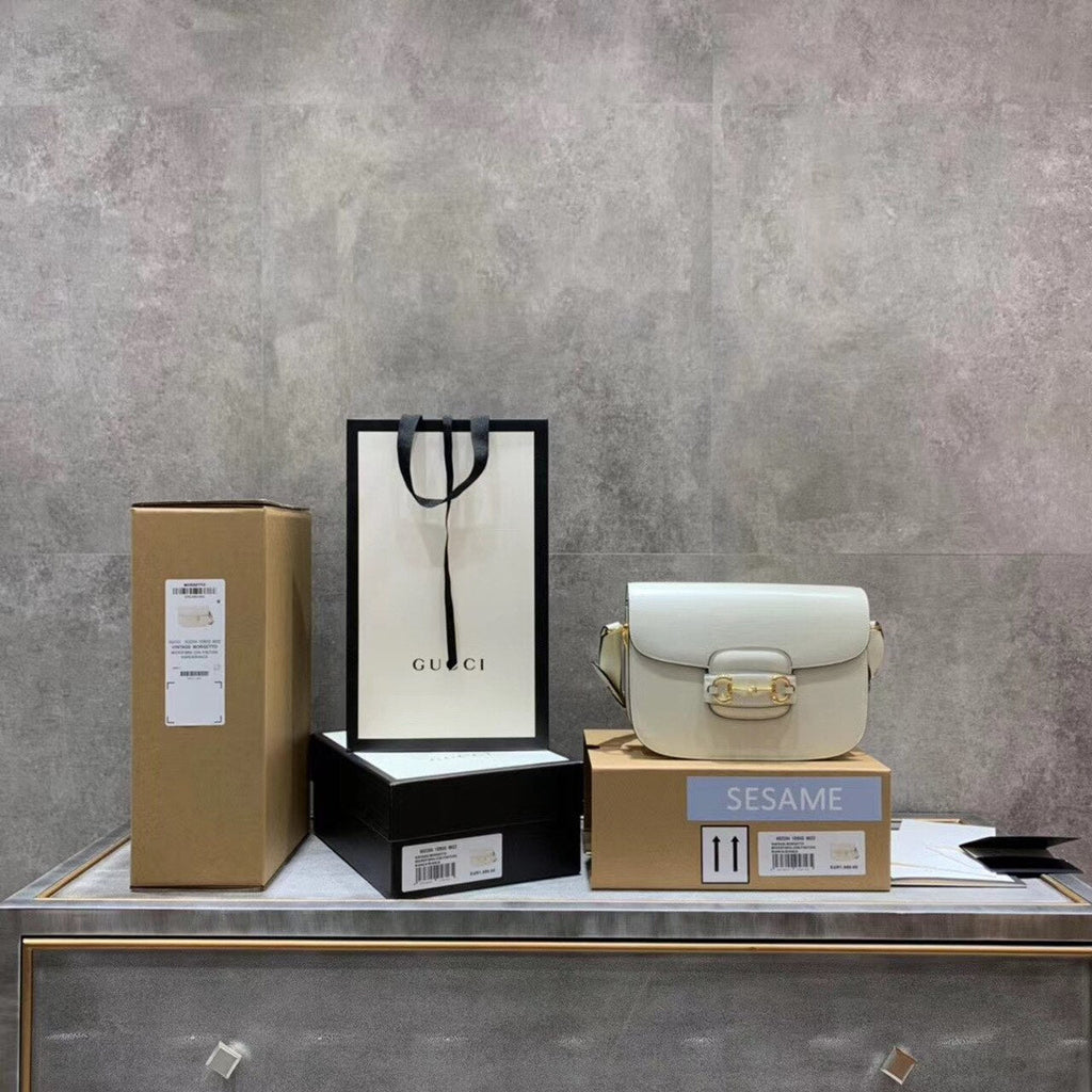 Horsebit 1955 Shoulder Bag White For Women 9.8in/25cm Ã¢â‚¬Å½602204 1DB0G 9022