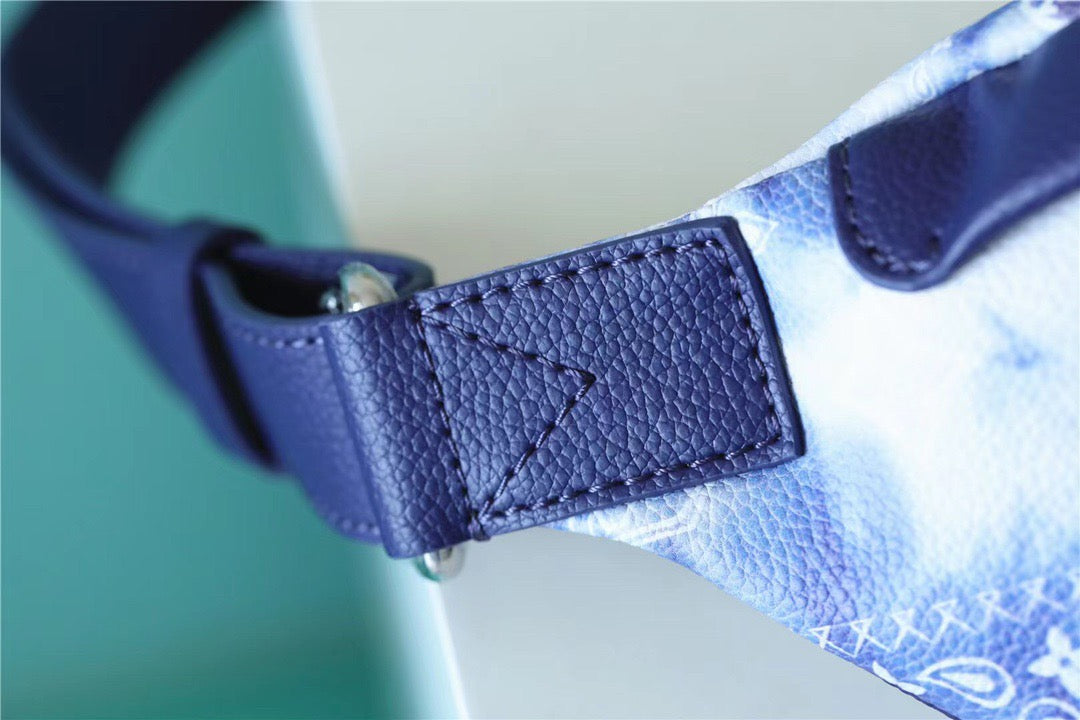 Louis Vuitton GLAMIscovery Bumbag PM Monogram Blue For Men, Bags, Shoulder And Crossbody Bags 17.3in/44cm Louis Vuitton M20587