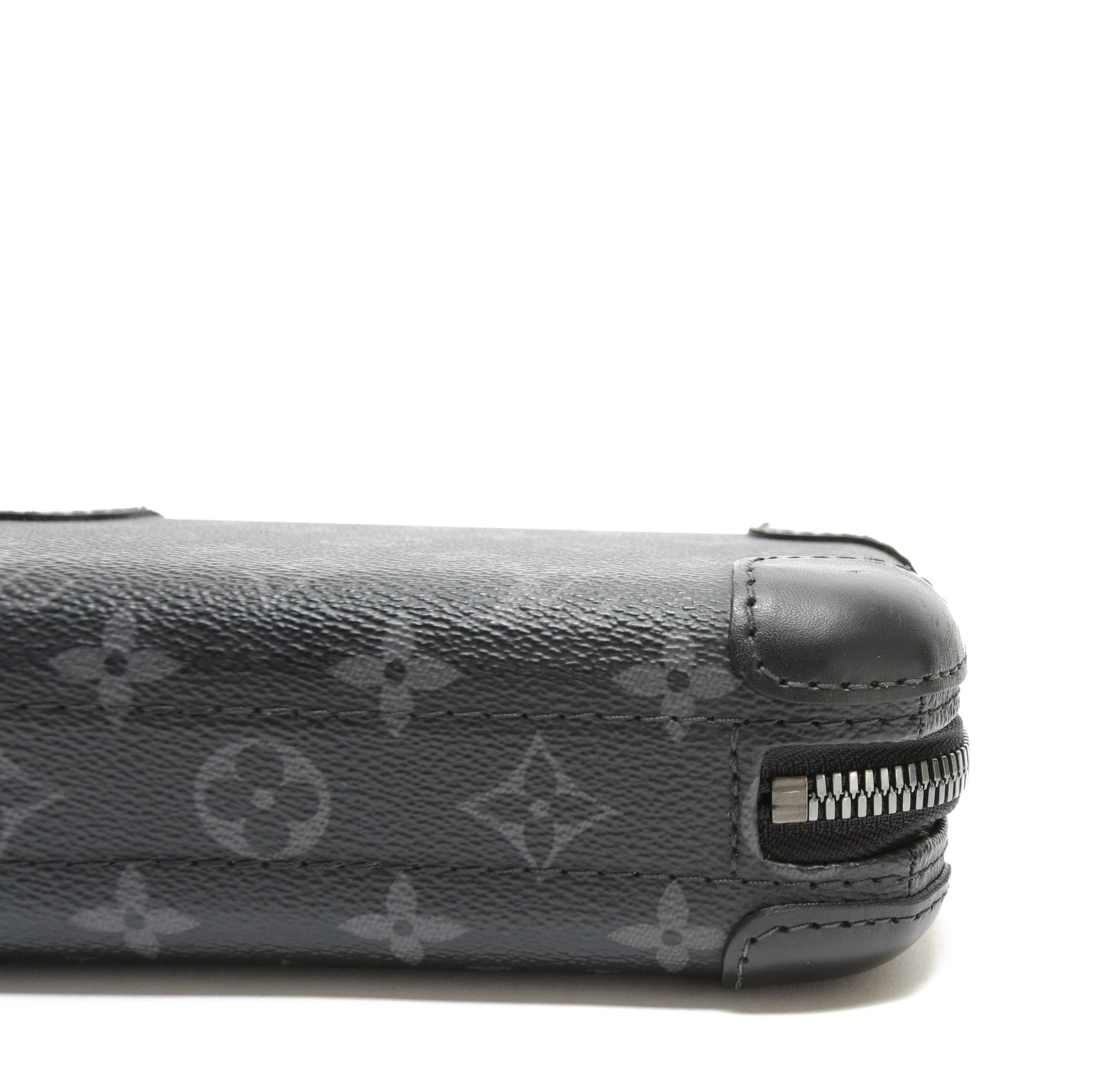 LOUIS VUITTON Horizon Clutch Mono Eclipse
