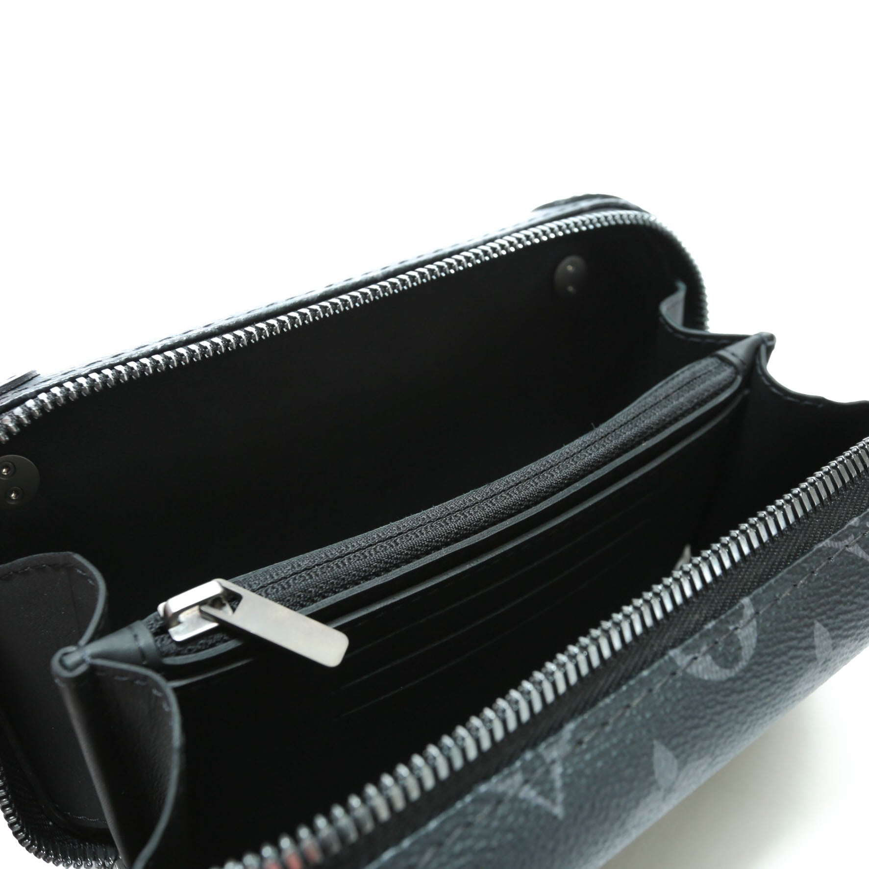 LOUIS VUITTON Horizon Clutch Mono Eclipse