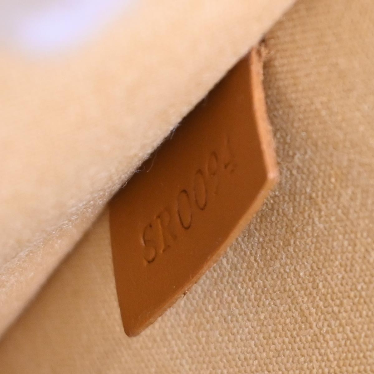 Louis Vuitton 2004 Beige Monogram Mini Lucille PM Handbag M92684