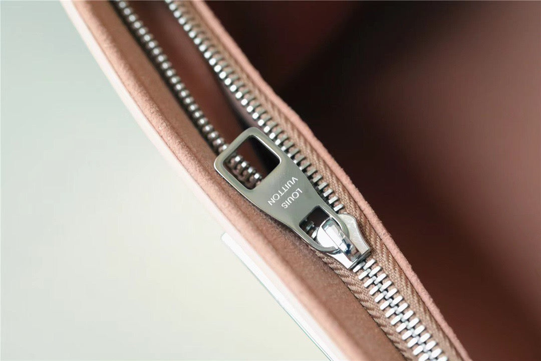 Louis Vuitton Cluny Mini Epi Quartz For Women,  Shoulder And Crossbody Bags 20cm/7.9in Louis Vuitton M58928