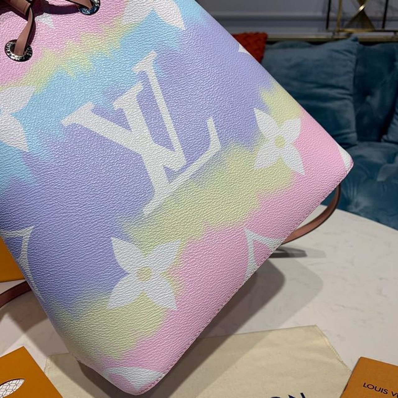 Louis Vuitton Escale NeoNoe MM Bucket Bag Monogram Canvas Multicolor For Women,  Shoulder And Crossbody Bags 10.2in/26cm Louis Vuitton M45124