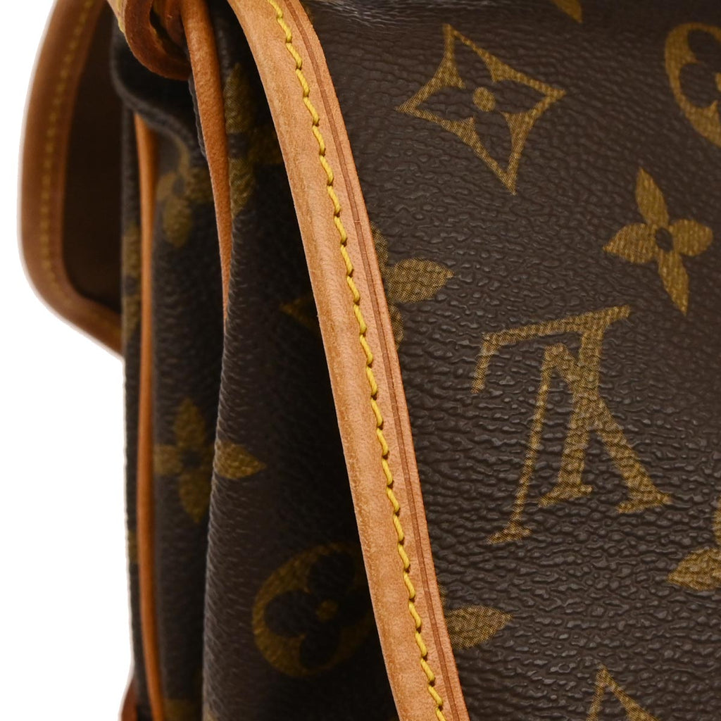 Louis Vuitton 1997 Monogram Saumur 30 Messenger Shoulder Bag M42256