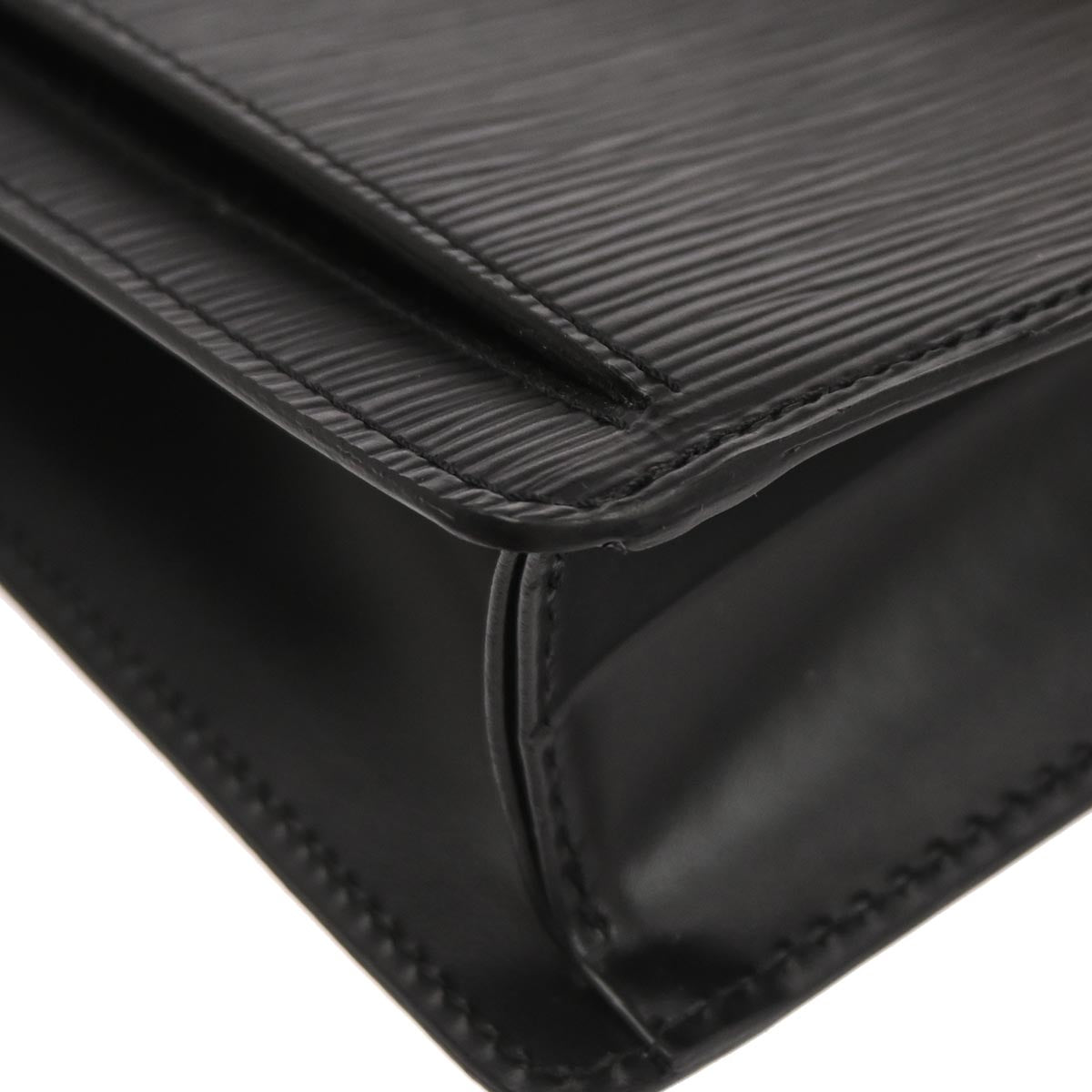 Louis Vuitton 2001 Black Epi Pochette Serie Dragonne Clutch Bag M52612