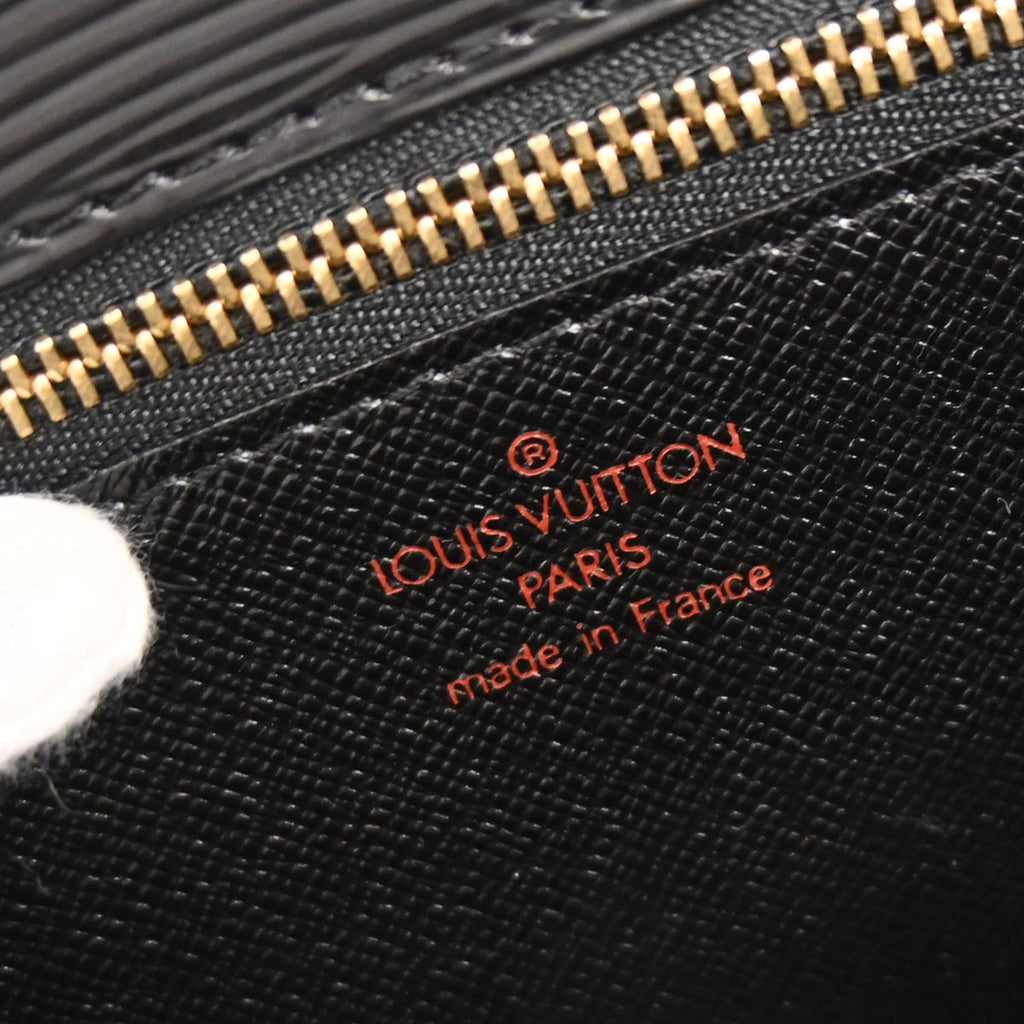 Louis Vuitton 2001 Black Epi Pochette Serie Dragonne Clutch Bag M52612