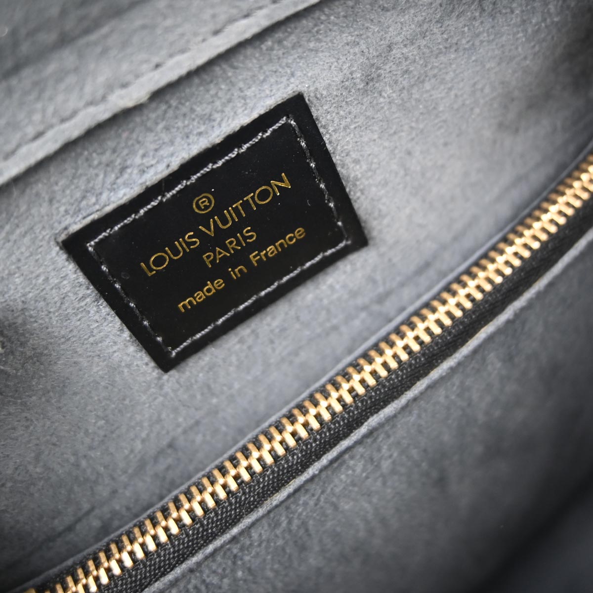 Louis Vuitton 2005 Black Epi Pont Neuf Handbag M52052