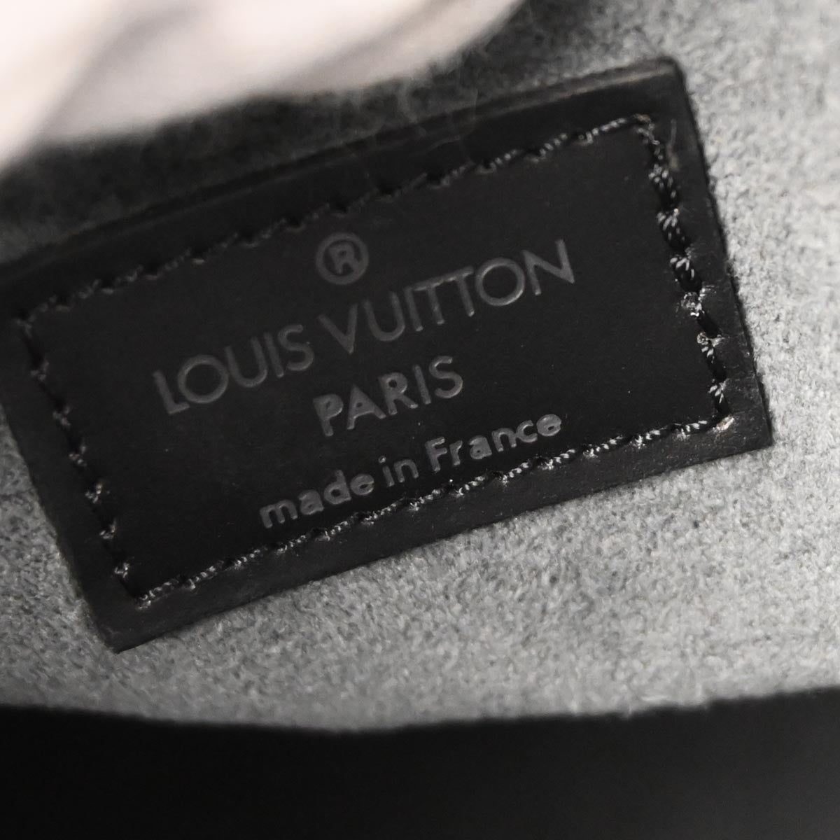 Louis Vuitton 1999 Black Epi Demi-lune Handbag M52682