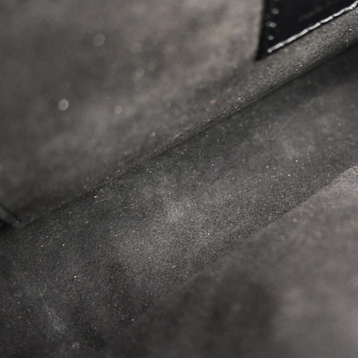 Louis Vuitton 2007 Black Epi Pochette Montaigne Handbag M59292