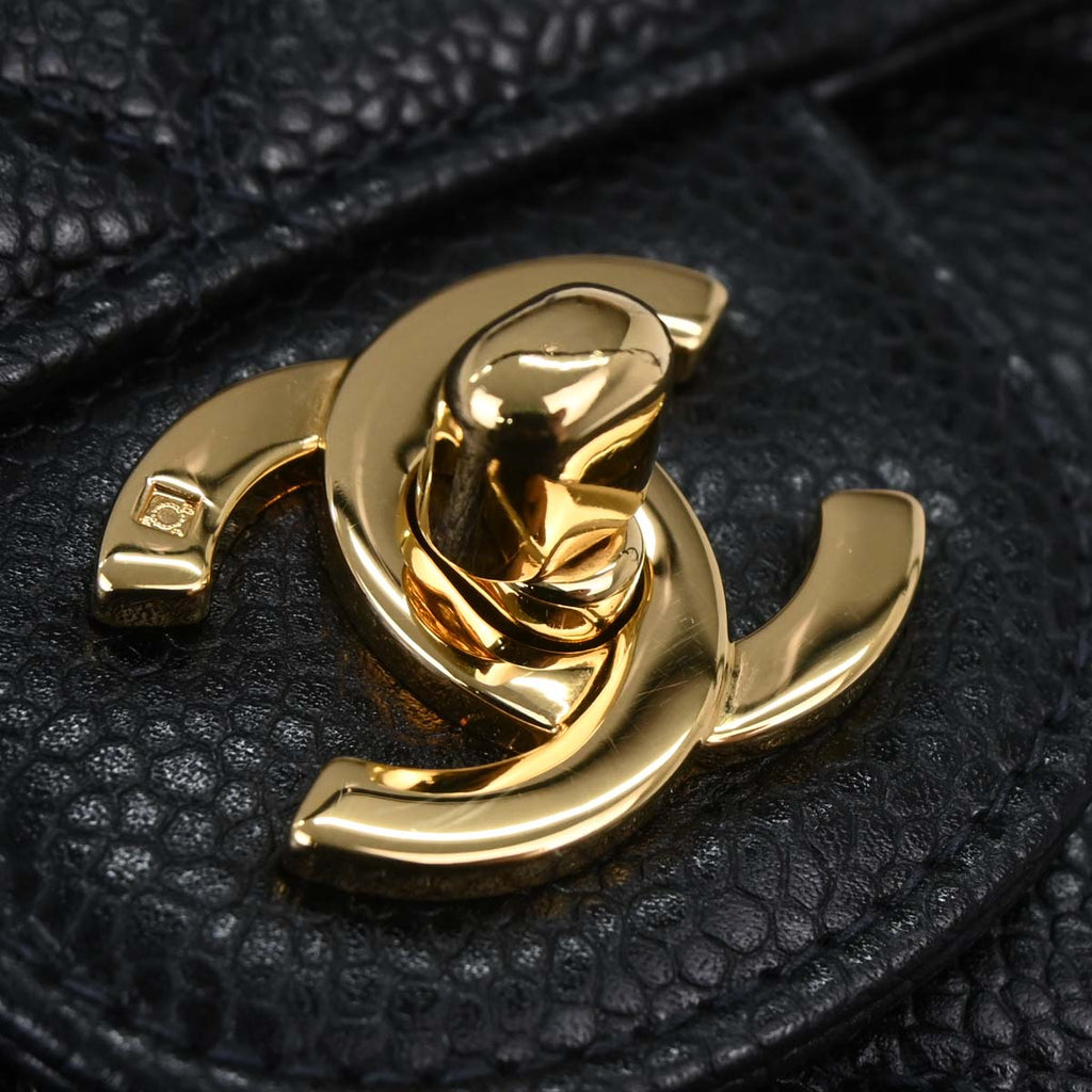 Chanel 1997-1999 Black Caviar Skin Jumbo Classic Flap Shoulder Bag