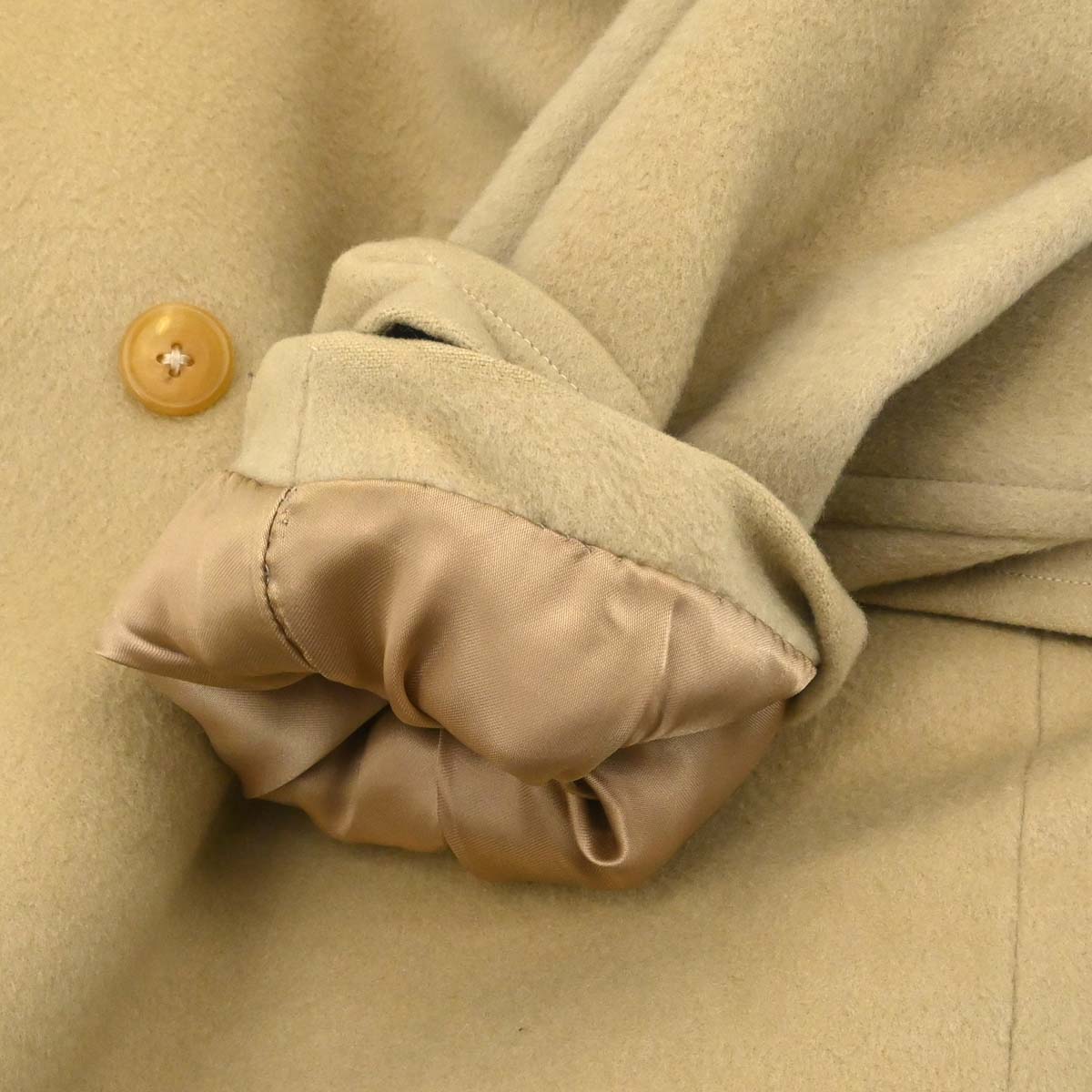 Burberrys Coat Beige #L