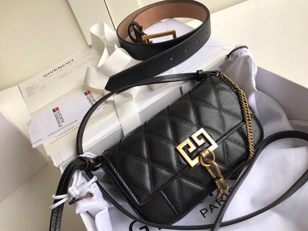 Elite Carryalls