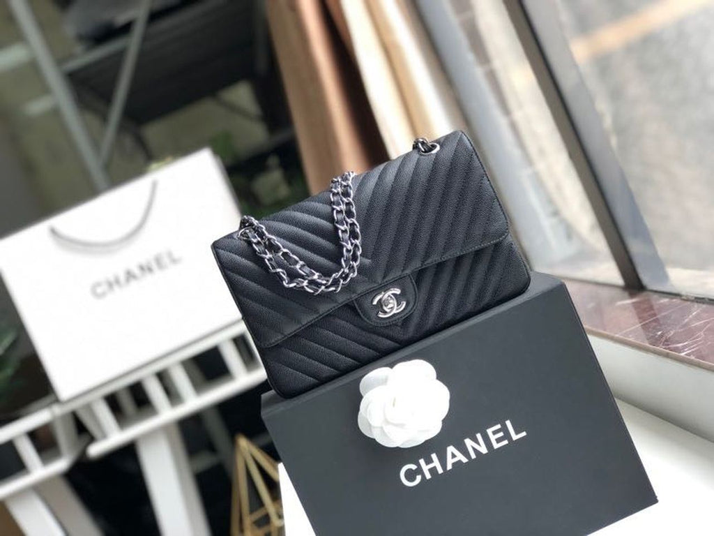 Chanel Chevron Classic Handbag SiLouis Vuittoner Hardware Black For Women, Women’s Bags, Shoulder And Crossbody Bags 10.2in/26cm