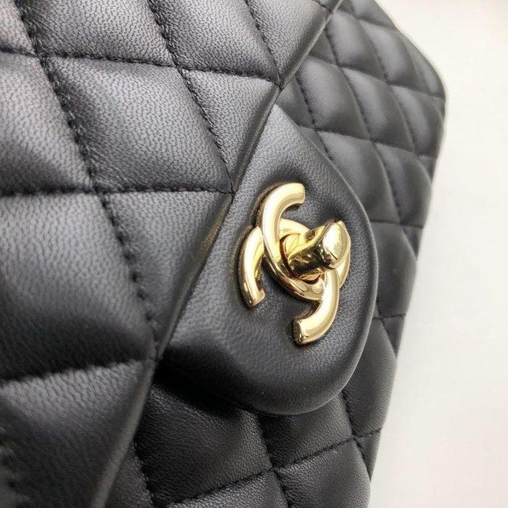 Chanel Classic Handbag Gold Toned Hardware BlackÃ‚Â For Women Bags, Shoulder And Crossbody Bags 10.2in/26cm A01112